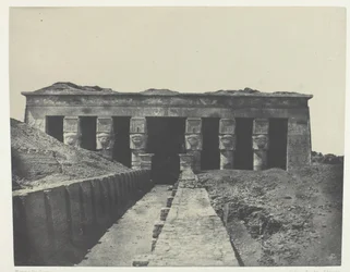 General View、Dendera Teutyres の大神殿、上エジプト、184951 年、1852 年に印刷。