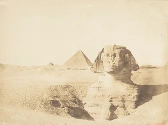 大スフィンクスとメンカゼ・ミセリヌスの大ピラミッドの眺め（1849年12月）。