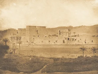 西ベグー島から撮影されたフィラエ島の全景（1849-50年）。