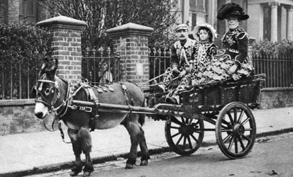 1926年から1927年にロンドンでロバが描いた煙の中の真珠のような家族