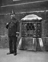 セントスウィーティンズの壁にあるロンドンストーン、キャノンストリート、ロンドン、1926-1927