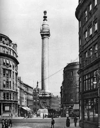 大火の記念碑、ロンドン、1926-1927。