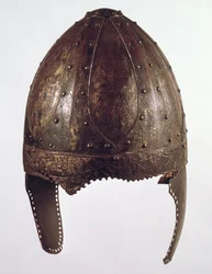 Vezeronce製のヘルメット（銅と鉄）