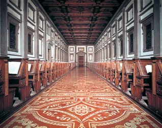 ローレンシャン図書館ホール、建築家ミケランジェロ（1475-1564）、イタリア・フィレンツェ