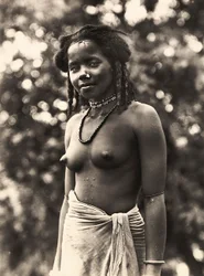 帝国を築く？ファシスト時代のクナマ少女、09051936