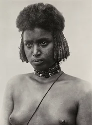 ファシズムの時代に帝国を築く：ビレンの女性 1936年09月05日（モノクロ写真