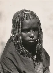 ファシスト時代の「帝国を築く」：クナマ人の少女、09/05/1936