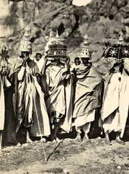 ファシストの時代に帝国を築く：アビシニアン神父の一団 1936年09月05日（モノクロ写真