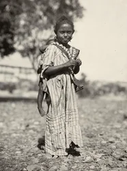 ファシズムの時代に帝国を築く：アビシニアンの少女 1936年09月05日（モノクロ写真
