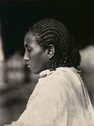 ファシズムの時代に帝国を築く：アビシニアンの女性 1936年09月05日（モノクロ写真