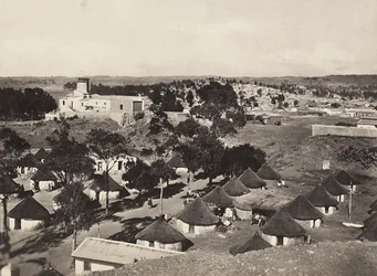 ファシストの時代に帝国を築く：アスマラの先住民地区、1936年9月5日（モノクロ写真