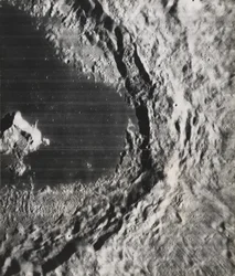 1967年、アポルーンの月の裏側。