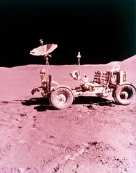 最初の月面車、アポロ 15 号、1971 年 7 月。