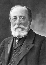 カミーユ・サン・サーンス（1835-1921） フランスの作曲家 ガスパール・フェリックス・トゥルナション（1820-1910）のペンネーム、ナダールの写真より。