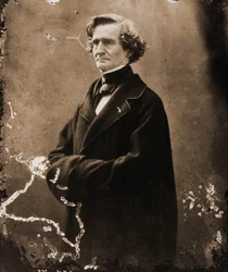 音楽家ヘクトル・ベルリオーズ（1803-1869）の肖像（写真