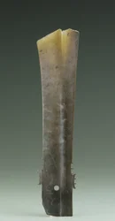 二股ノミ（張）、Qijia文化、紀元前2500-2000年（翡翠）