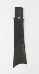 フォーク型のノミ（zhang）、Qijia Culture、c.2500-2000 BC（jade（nephrite））