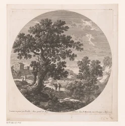 木とハイカーのある風景