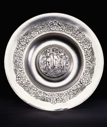 春」、ラムスデンとカーの大きなシルバーローズウォーターディッシュ