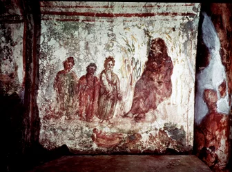 パレオクレティア美術（古代ローマの時代）。モーゼがファラオの娘にナイルの水から救われる。ローマのヴィア・ラティーナのカタコンベのフレスコ画。4世紀- 初期キリスト教美術。水から救い出されたモーゼ。フレスコ画、紀元後4世紀。カタコンベ