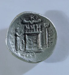 ゾロアスター教の火の祭壇を描いたペルシスの王、バーバルツの四面体（逆）（180367も参照）