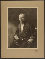［フランス大統領レーモン・ポアンカレ］