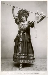 ミス・コラリー・ブライス、ミッツィ、c1908。