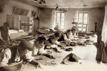 フランス、オービュッソンのタペストリー工場、1900年頃