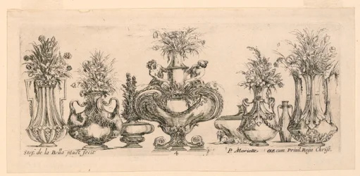 「ラッコル」より 八つの花瓶