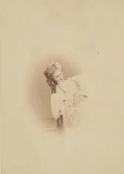 [Ritrosetta ドレスに座ってビネット]、1861-67。
