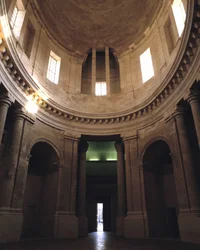 バロック建築。建築家ピエール・ピュジェ（1622年～1694年）によるマルセイユ修道院の旧シャリテ礼拝堂（1679年～1707年）。内観。マルセイユ、ブーシュ・デュ・ローヌ（Bouches-du-Rhone）（13）。