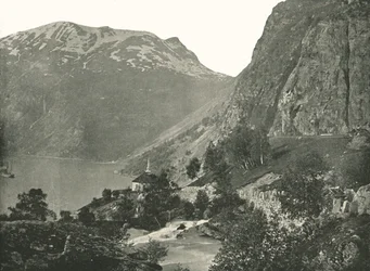 1895年、ノルウェーのガイランゲルフィヨルドにあるメロク。