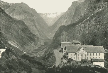 バレーとホテル、ノルウェー、スタルハイム、1895年。