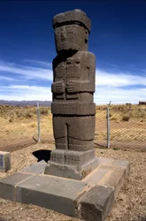 ボリビア、ティアワナコの先コロンブス時代の遺跡。