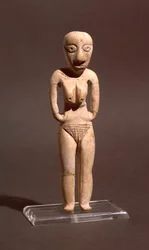バダリ文化期または新石器時代初期の裸婦小像、紀元前4000年頃