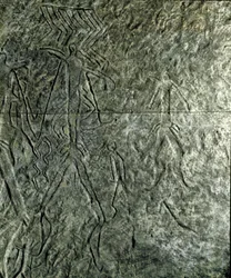 先史時代、ロックアート：人の姿のペトログリフ（石に描かれた落書き）。(アゼルバイジャン)青銅器時代バクー、アゼルバイジャン国立宗教歴史博物館