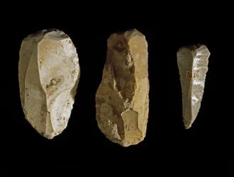 先史時代：様々なフリントツール。中石器時代。ウンブリア州から。ペルージャ、ウンブリア国立考古学博物館（Museo Archeologico Nazionale dell