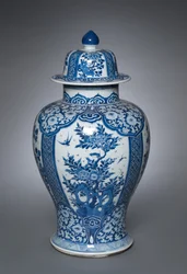 カバー付き花瓶、1662-1722