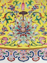 インペリアルファミールローズ花瓶（セラミック）のペアの1つからの詳細