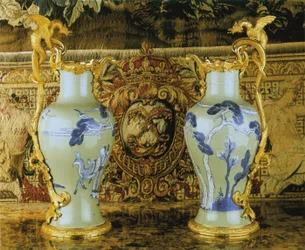 ルイ15世の陶器のペア、磁器1662-1722、マウントc.1745-49（オルモルマウント磁器）