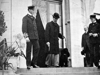1818年から1906年のデンマークのクリスチャン9世とその孫、1908年