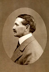 Robert Smythe Hichens、英国のジャーナリスト、小説家、1908 年。