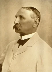 「タッカー中将、C.B.」、1901 年。
