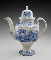 コーヒーポット、c。 1829-1832（転写印刷付きの鉛釉陶器）