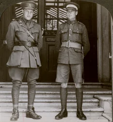 キャプテンマクドゥーガル、DSO、カデットマリン、カナダの2人のVC、第一次世界大戦、1914-1918