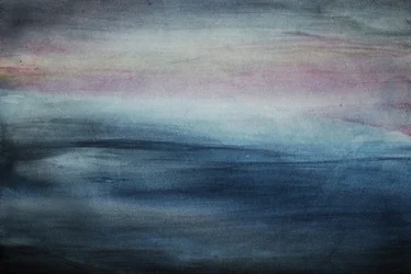 夕暮れの海の水平線