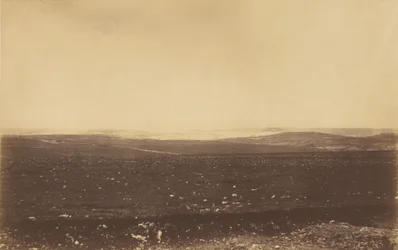 ゴードン砲台のラインとセバストポリの遠景。