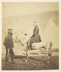 Sir Jas.ヨーク・スカーレット将軍（1799-1880）、バラクラヴァで重旅団を率いた（左）、エドワード・ウォーム・ロウ将軍（1820-1880）（右）、クリミアで撮影。
