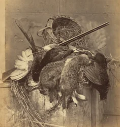 [ジビエと銃のある静物］
