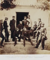 1855年のクリミア戦争に関連する52枚の写真のアルバムからの本部のスタッフ